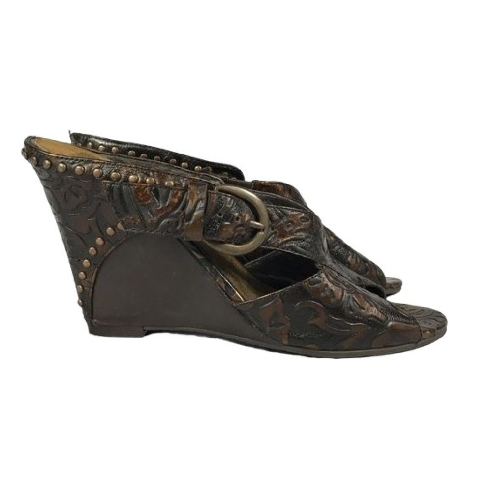 Enzo Angiolini 6 tooled leather wedge sandals brown